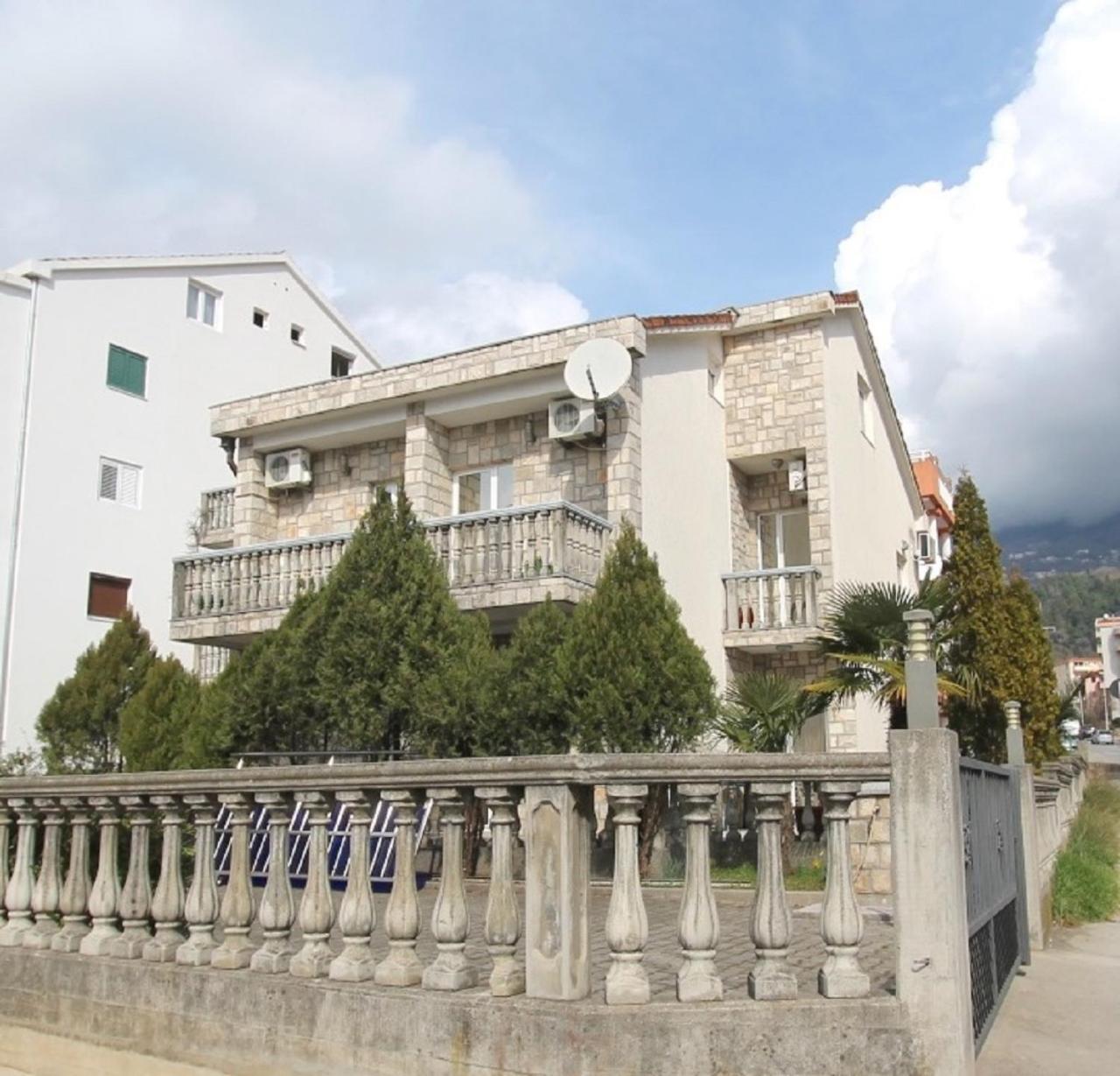 Guest House Heart Of Budva Eksteriør billede